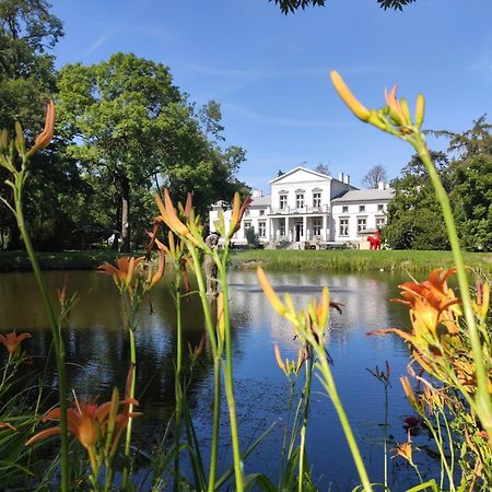 Вилла Dwor Podstolice - House Of Rosenthal Экстерьер фото