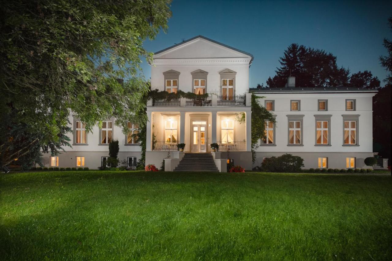 Вилла Dwor Podstolice - House Of Rosenthal Экстерьер фото