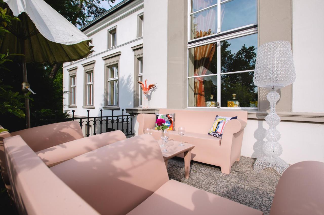 Вилла Dwor Podstolice - House Of Rosenthal Экстерьер фото