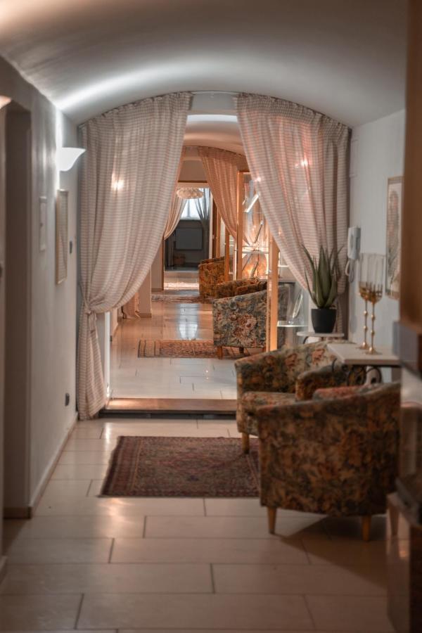 Вилла Dwor Podstolice - House Of Rosenthal Экстерьер фото