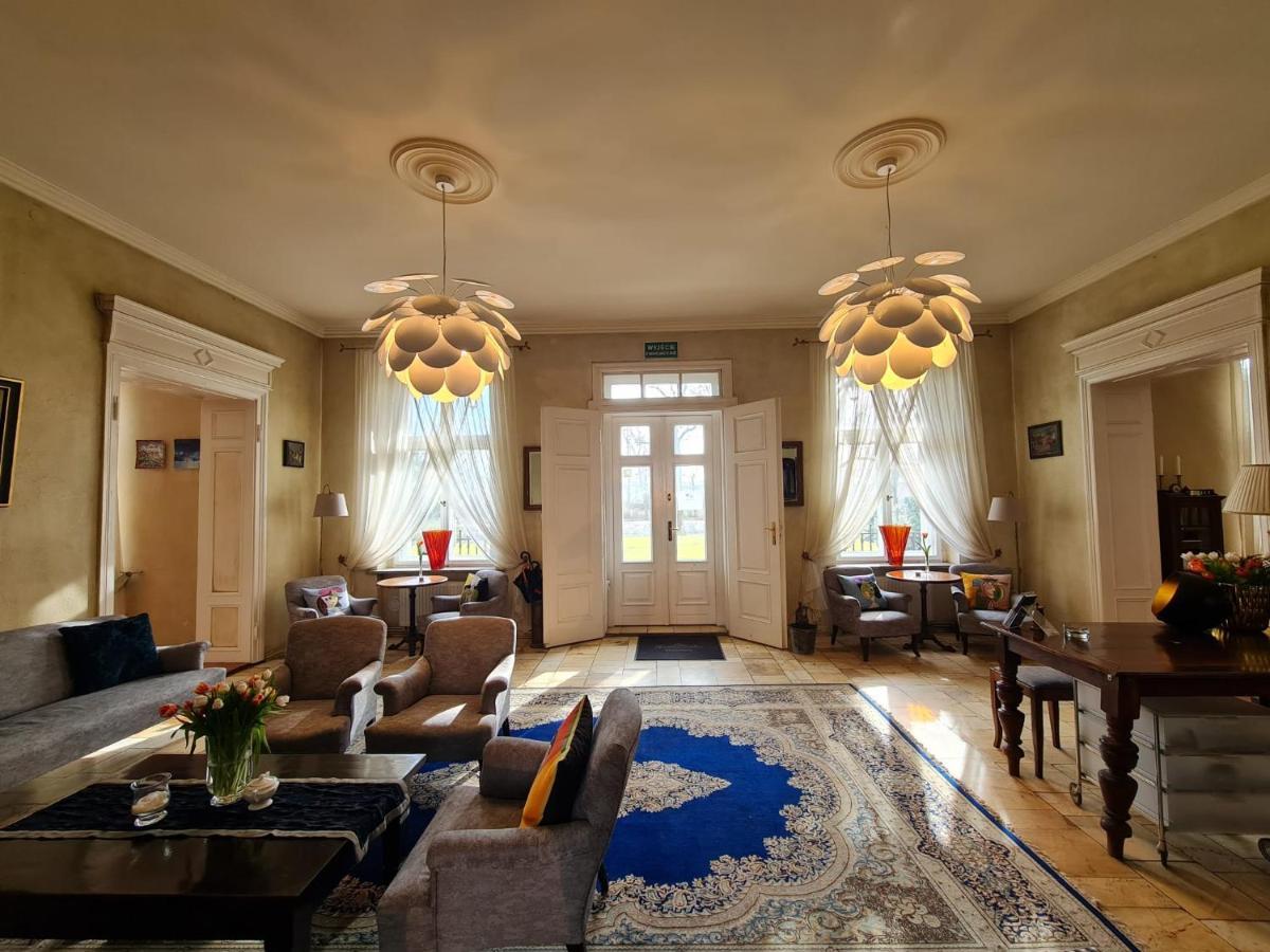 Вилла Dwor Podstolice - House Of Rosenthal Экстерьер фото